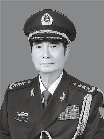 87年张万年接替尤太忠任广州军区司令，邓小平：他是真正带兵的人