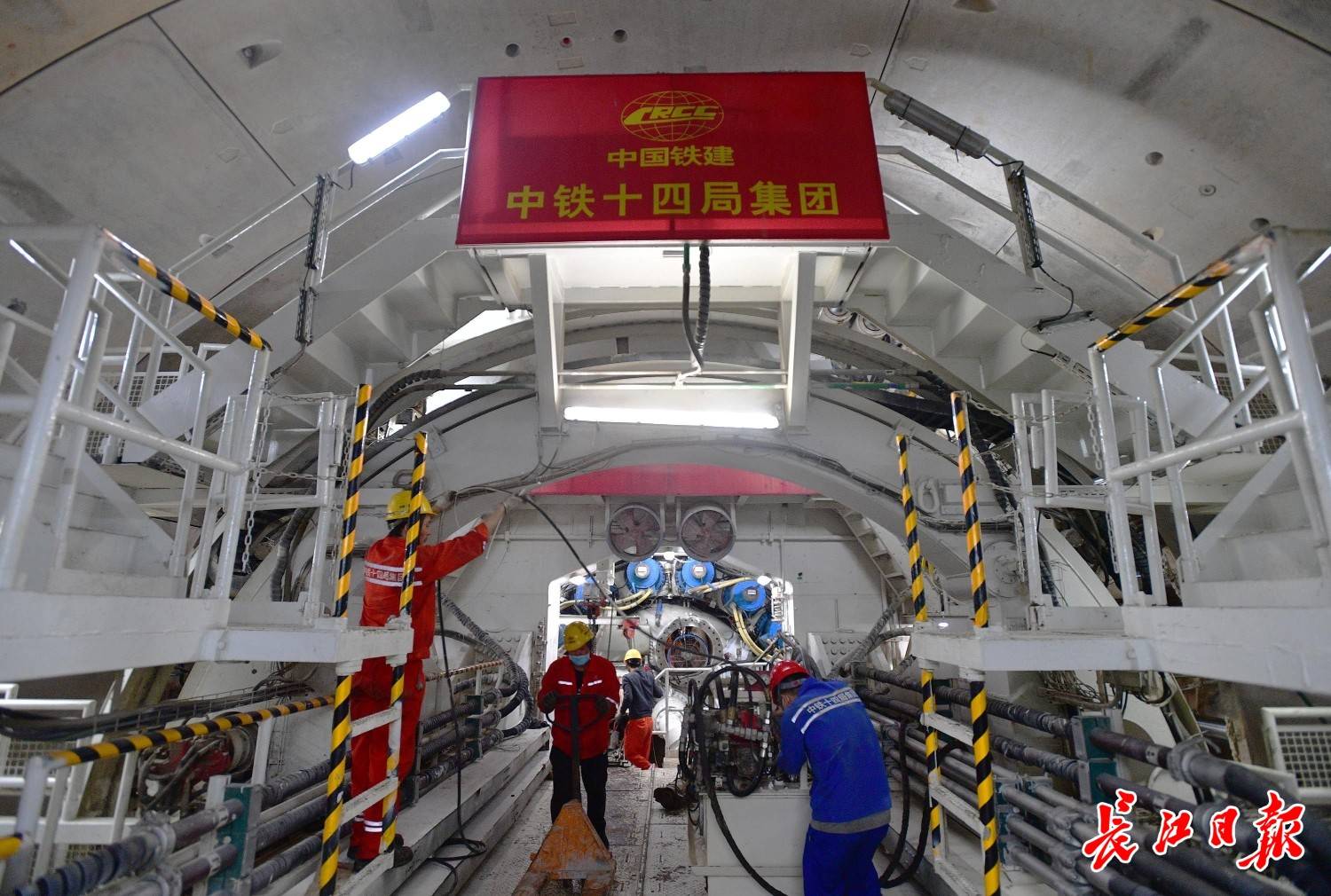 国内最长穿越长江地铁隧道开始穿江！从青山区到江岸区将仅用5分钟
