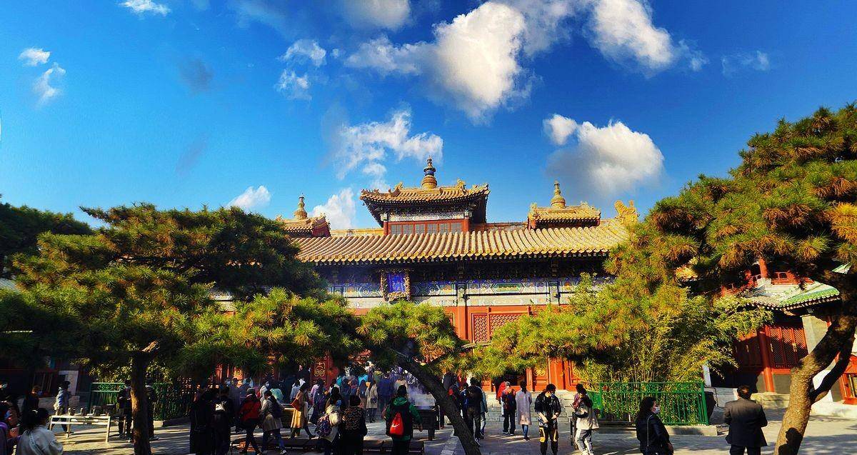北京雍和宫本是一座粪场旁的王府，却走出了两位皇帝