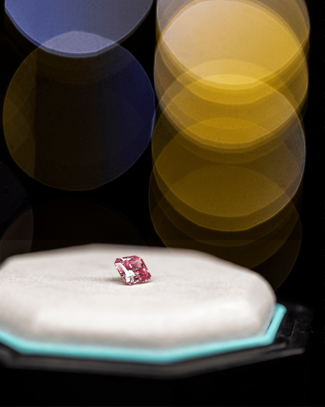 没有女人能拒绝钻石！Tiffany阿盖尔粉钻满足了情人节所有幻想