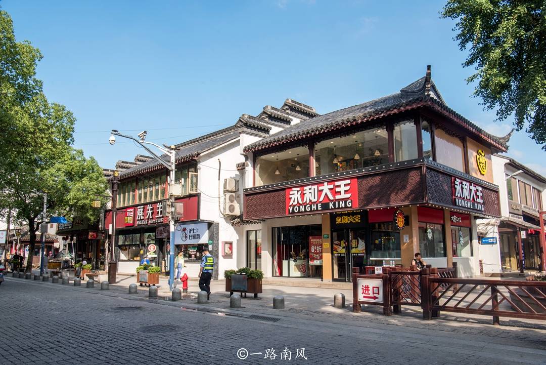 江南地区除了江苏浙江，上海也有很多古镇，这两个免费又迷人