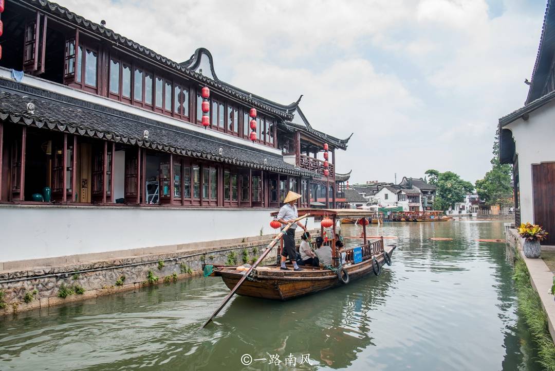 江南地区除了江苏浙江，上海也有很多古镇，这两个免费又迷人