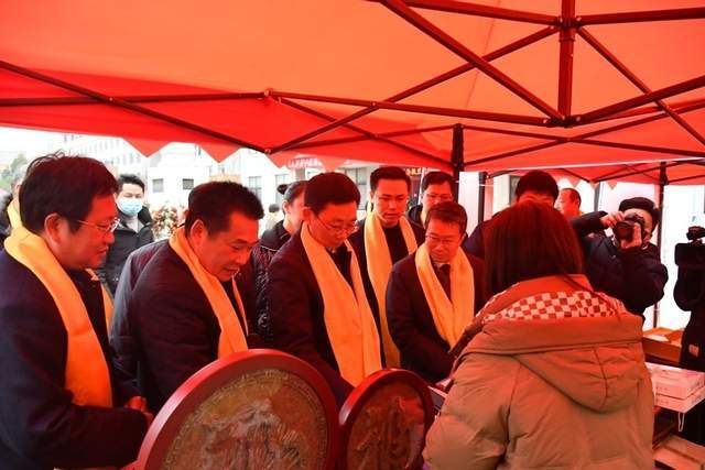 邓州市举行“仲景文化宣传月”暨中医药产业项目展示活动开幕式