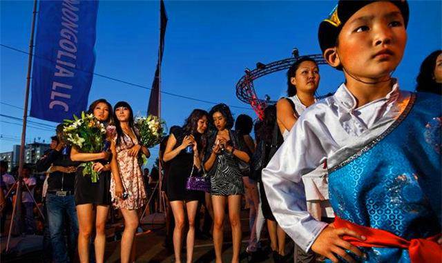 蒙古在游荡：年轻人西化严重，文化根源丢失