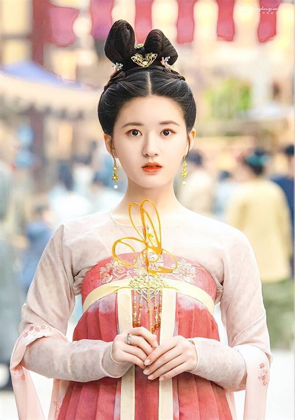 赵露思在四部剧中饰演公主，尤其是乐嫣和陈芊芊是最喜欢的角色