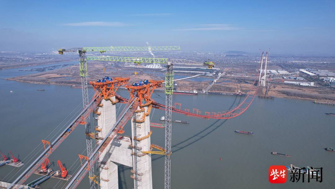 仙新路长江大桥新进展：3月底完成全部索股架设