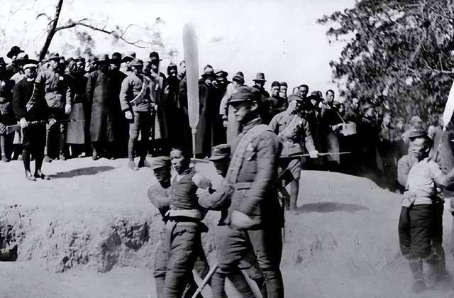 1949年，四川万县警察抓了个“小毒贩”，警察局长却因此被枪毙