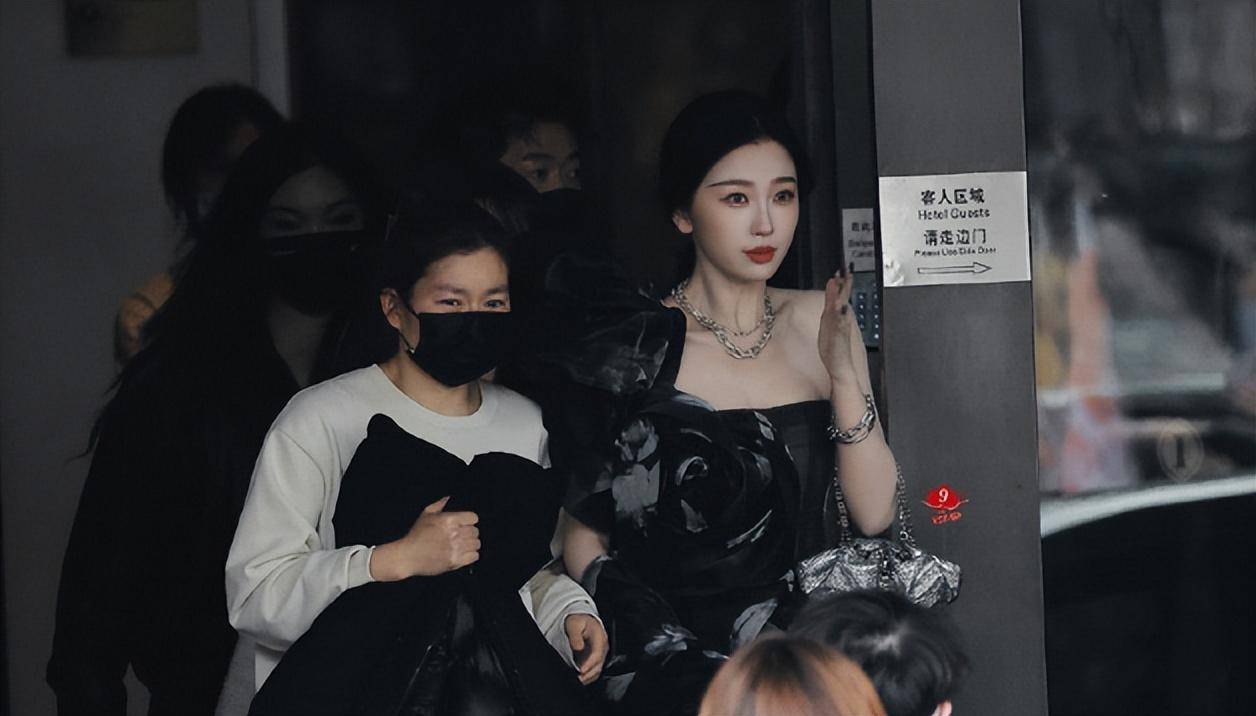 上海这一夜，“仙剑”世纪同框，女明星们千姿百态，内娱绝了